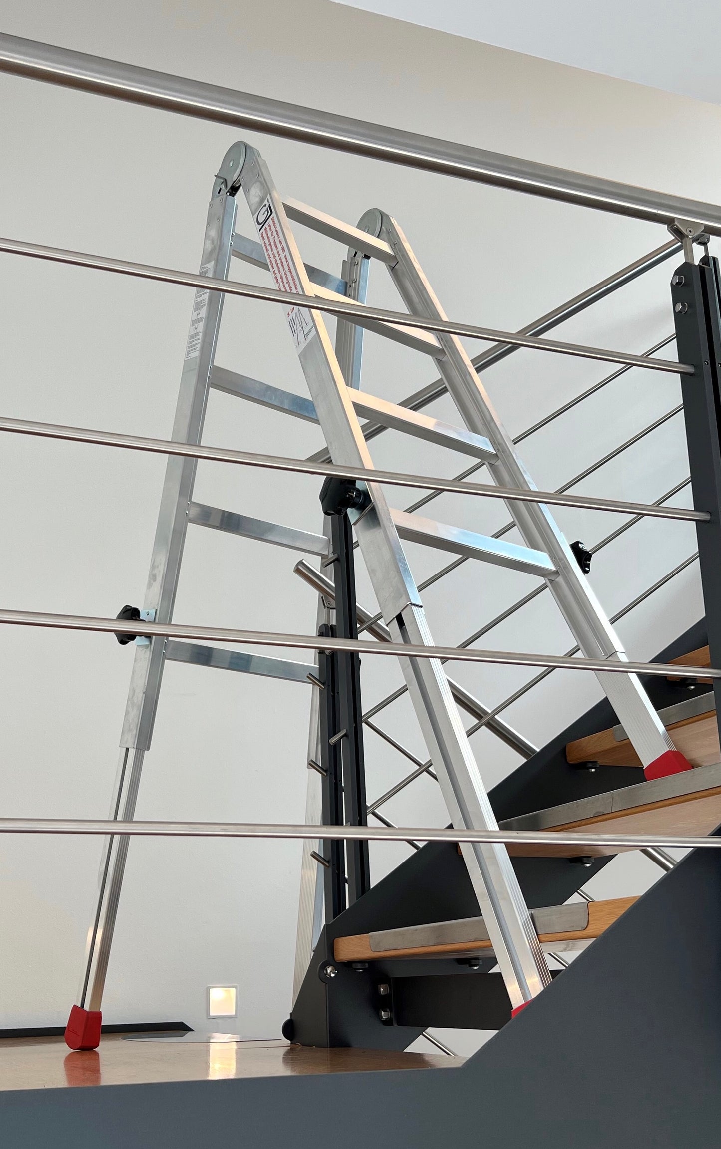 Gödde Treppenleiter 2 x 4 Stufen (Anlegeleiter, Stehleiter, Treppenleiter)